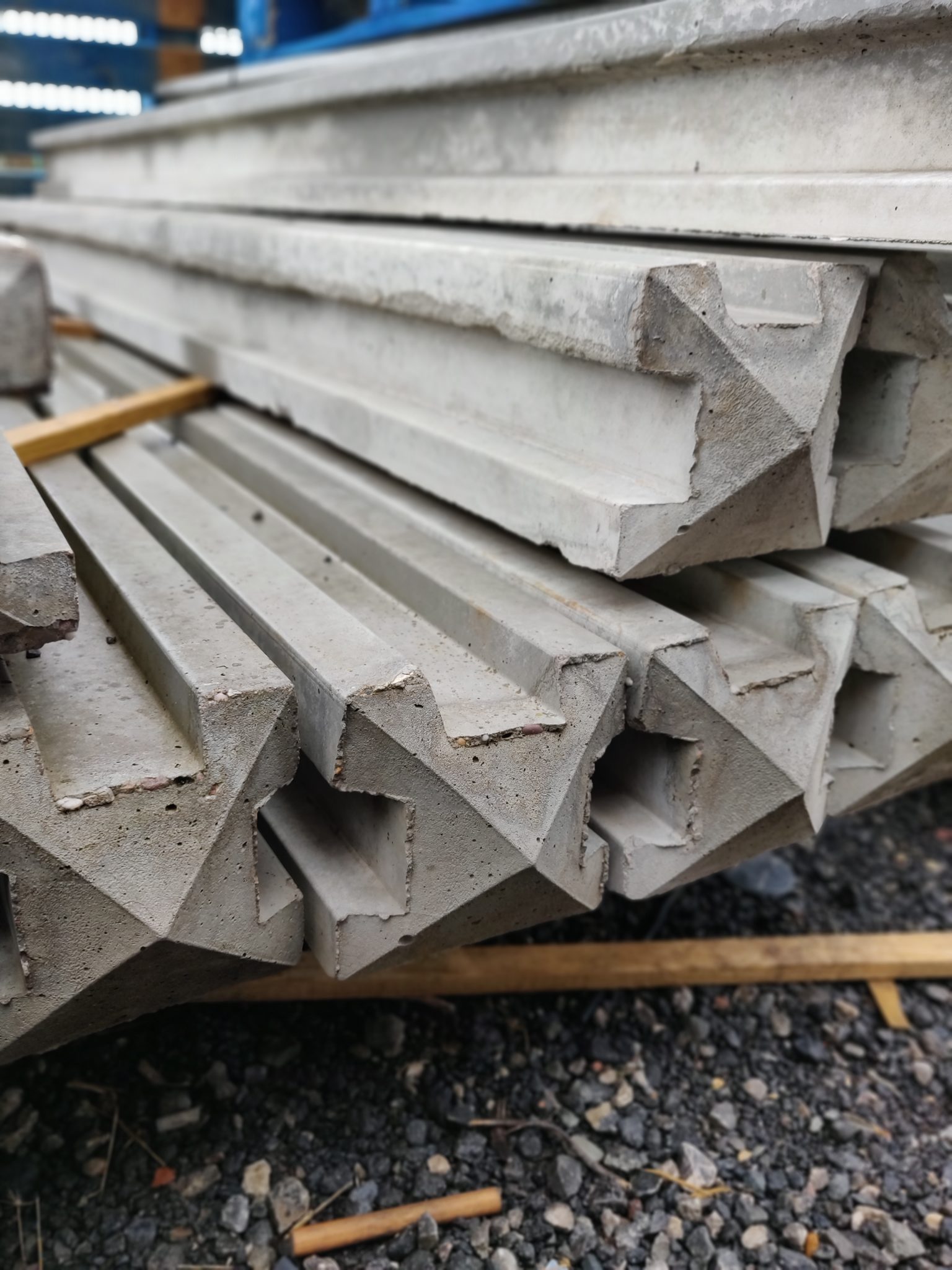 7FT Concrete 3Way Post Fernlow Fencing